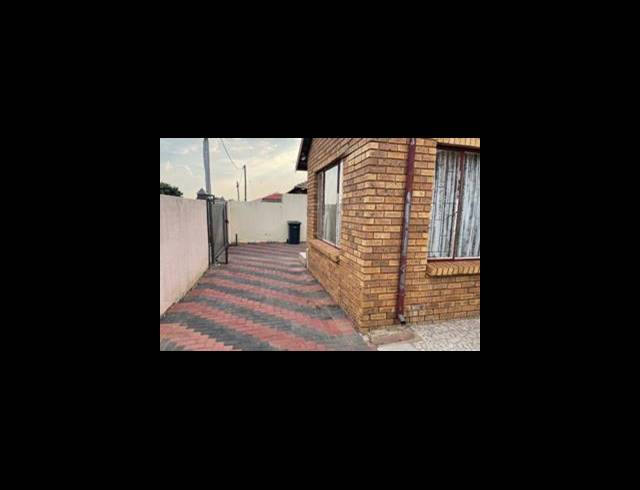 3 BEDROOM HOUSE FOR SALE IN SOSHANGUVE XX